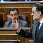 El presidente del Gobierno, Mariano Rajoy, durante su intervención en la sesión de control al Gobierno celebrada hoy en el Congreso de los Diputados