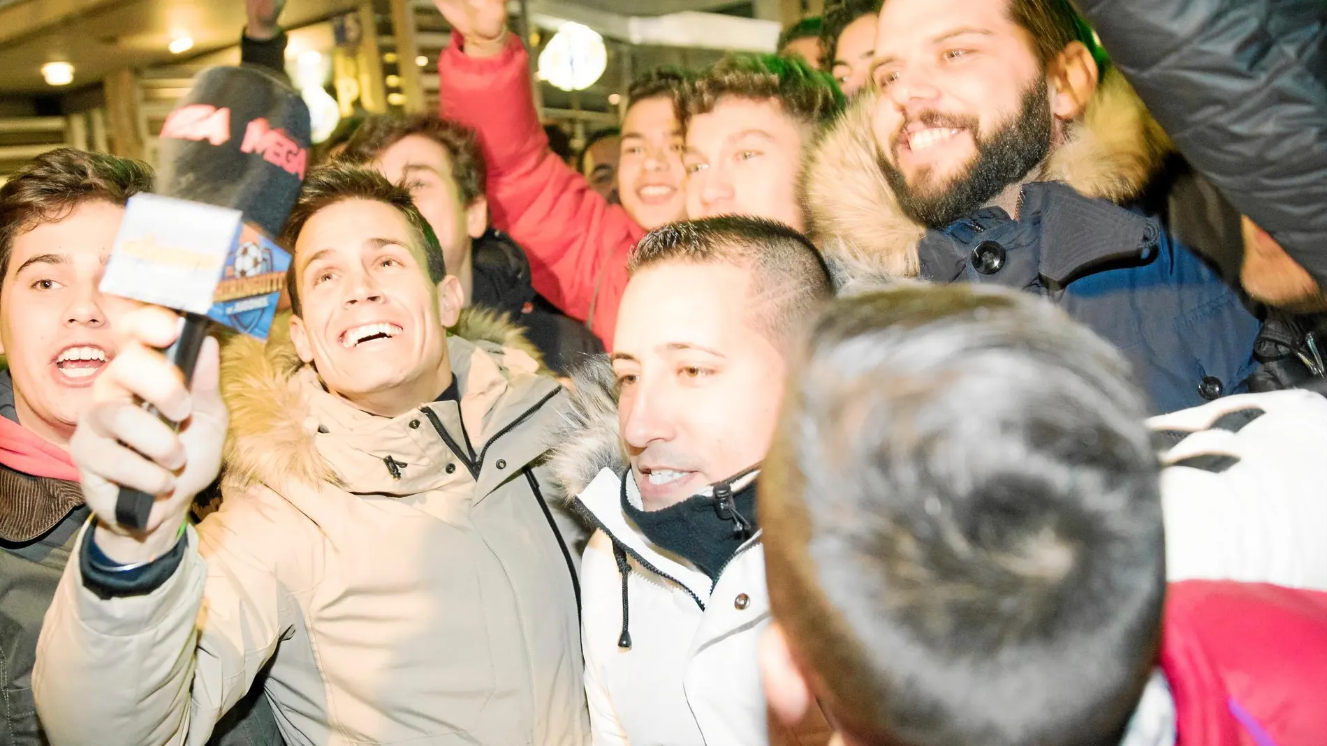 El Bernabéu tenía ganas de fútbol tras casi un mes y el sábado disfrutó / Foto: Luis Díaz