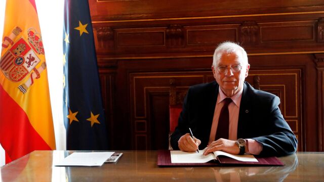 Josep Borrell firma los cuatro memorandos de entendimiento que determinan aspectos de la relación futura con Gibraltar/Foto: Efe