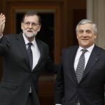 El presidente del Gobierno, Mariano Rajoy recibe al presidente del Parlamento Europeo, Antonio Tajani, este mediodía en el Palacio de la Moncloa