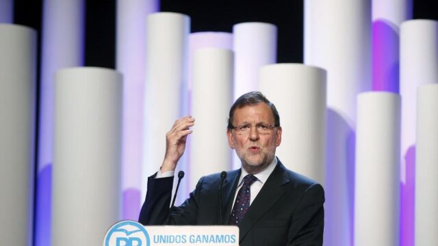 Rajoy y Sánchez seguirán los resultados en las sedes de sus partidos