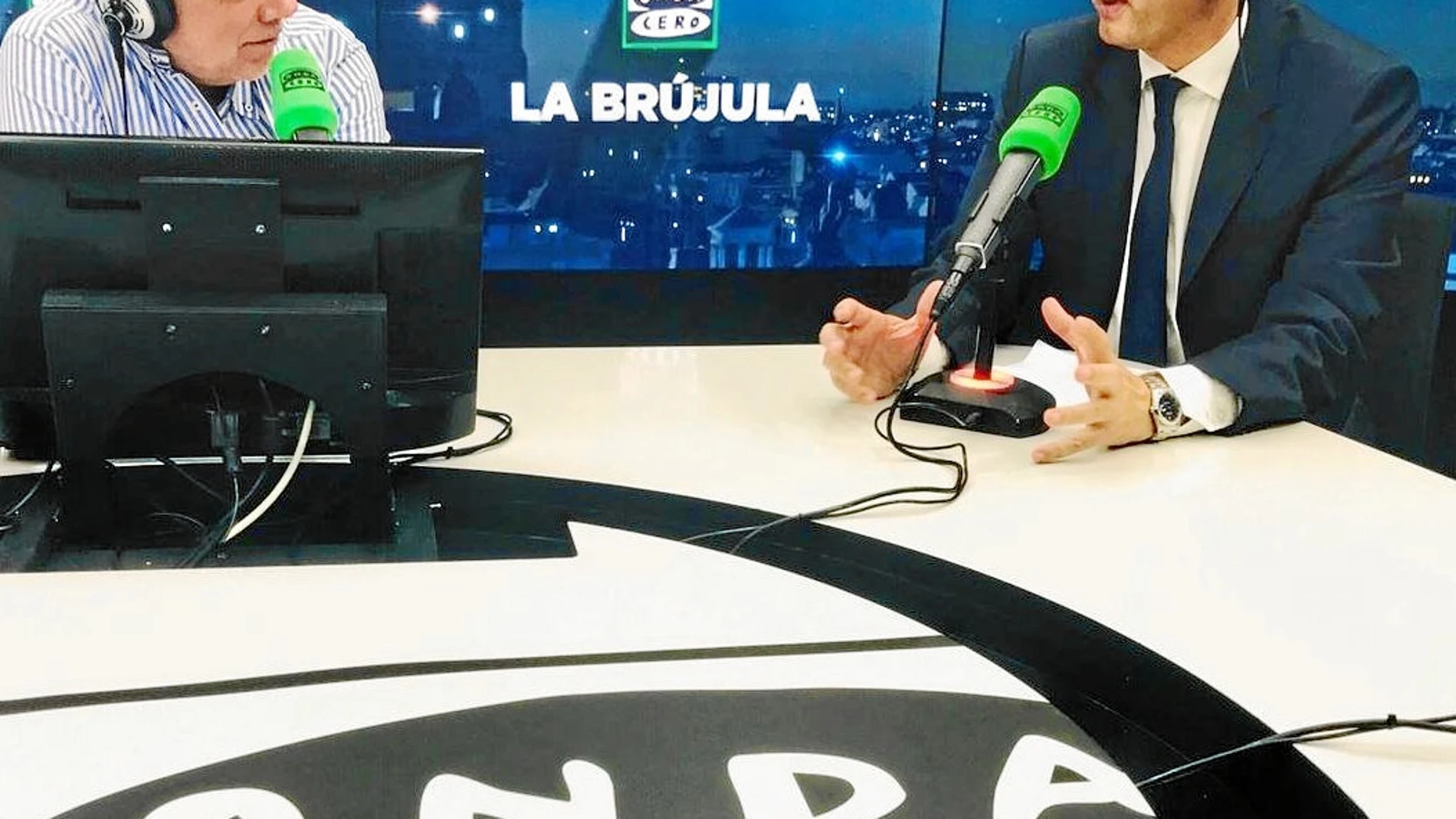 El presidente de la Diputación de Alicante, César Sánchez, concedió una entrevista a Juan Ramón Lucas en su programa «La Brújula», de Onda Cero