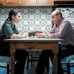 Pepe y Camila Viyuela en una escena de «Matadero», la nueva ficción de Antena 3 que hoy estrena su tercer episodio