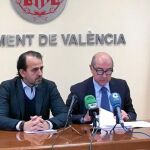 Los concejales del grupo municipal popular en el Ayuntamiento de Valencia Alberto Mendoza y Alfonso Novo