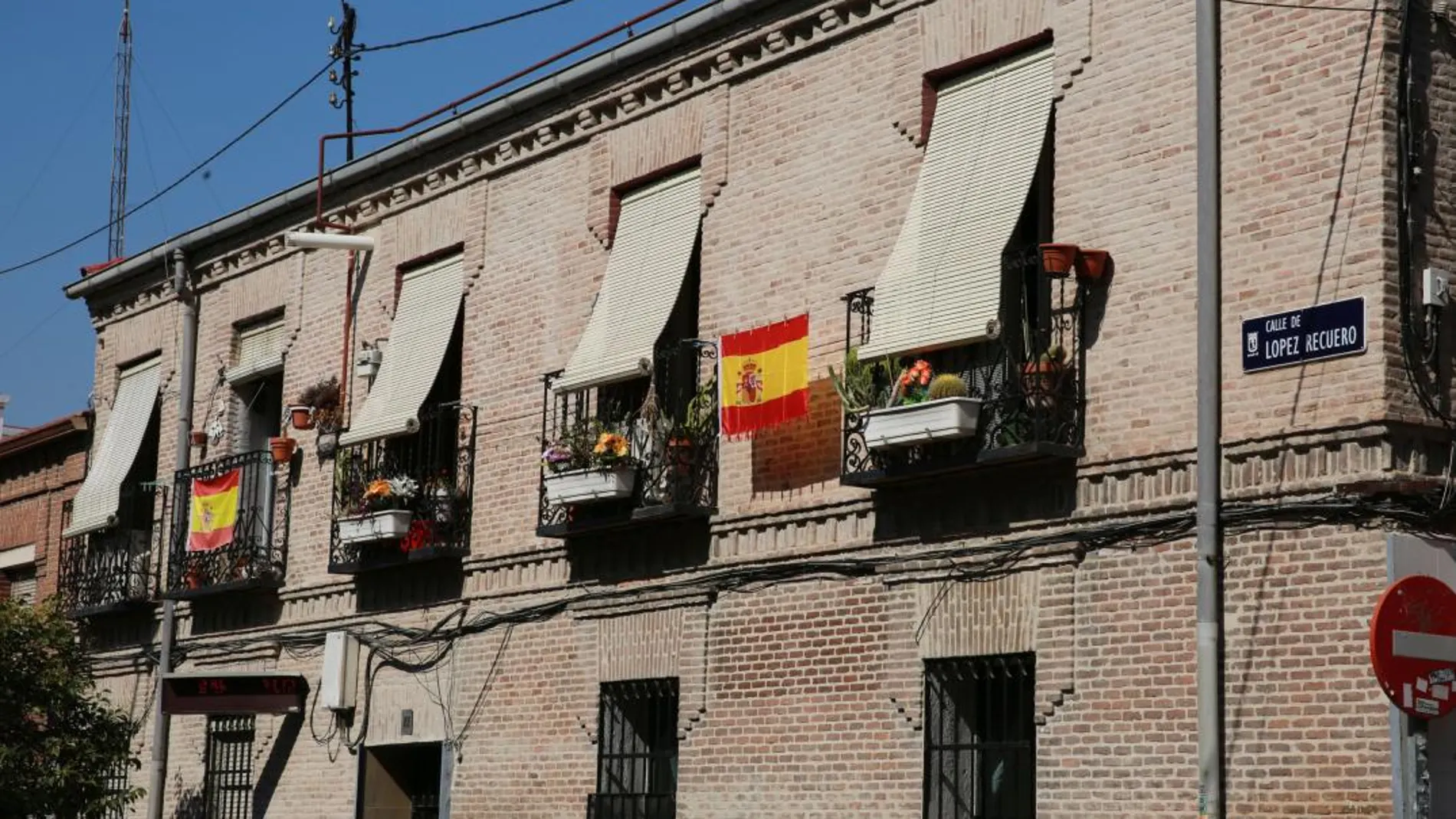 Banderas de España en los balcones/FotoC. Pastrano