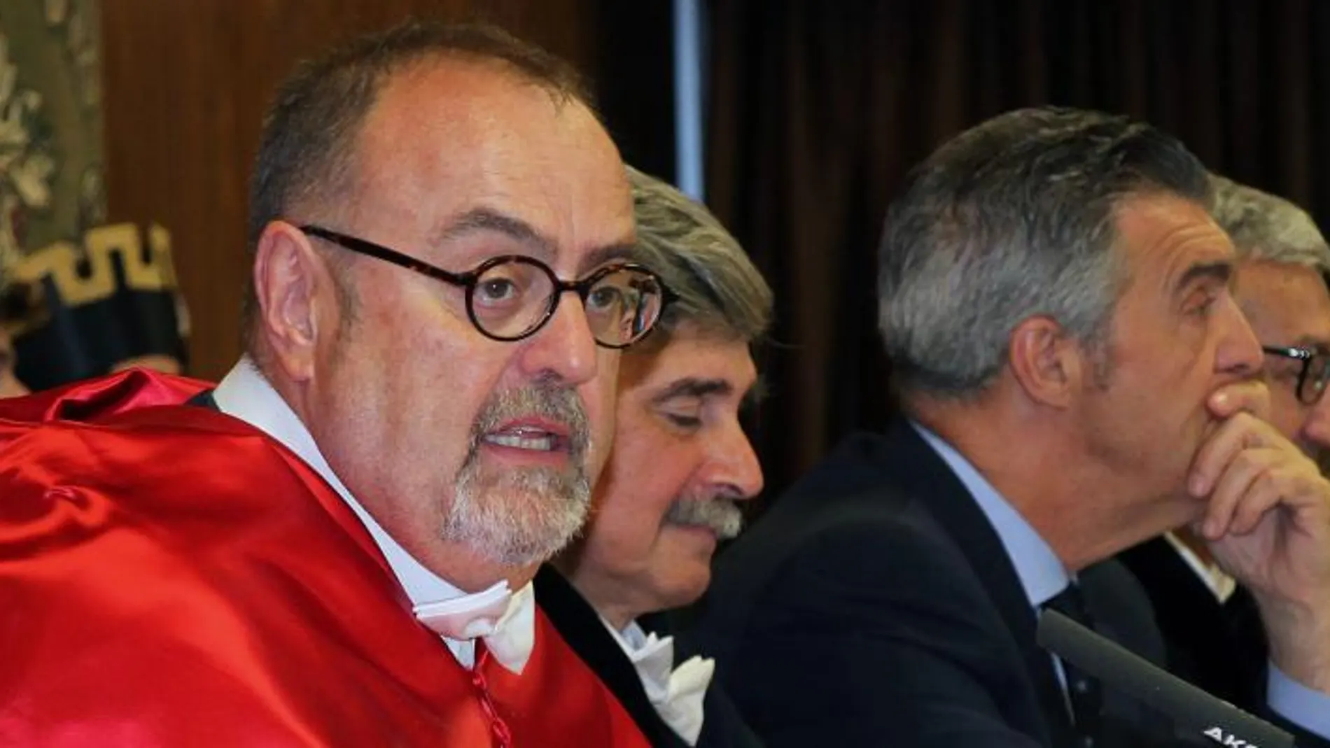 El consejero de Educación, Fernando Rey, al abrir el curso académico de la Universidad de León