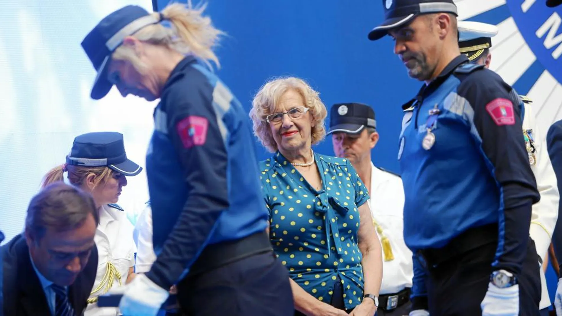 La alcaldesa de Madrid, Manuela Carmena, presidió ayer el día del patrón de la Policía Municipal