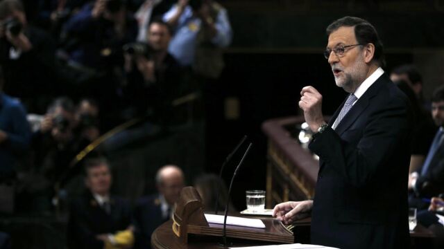 Rajoy a Sánchez: No engaña a nadie, ni al Rey ni a la Cámara ni a españoles