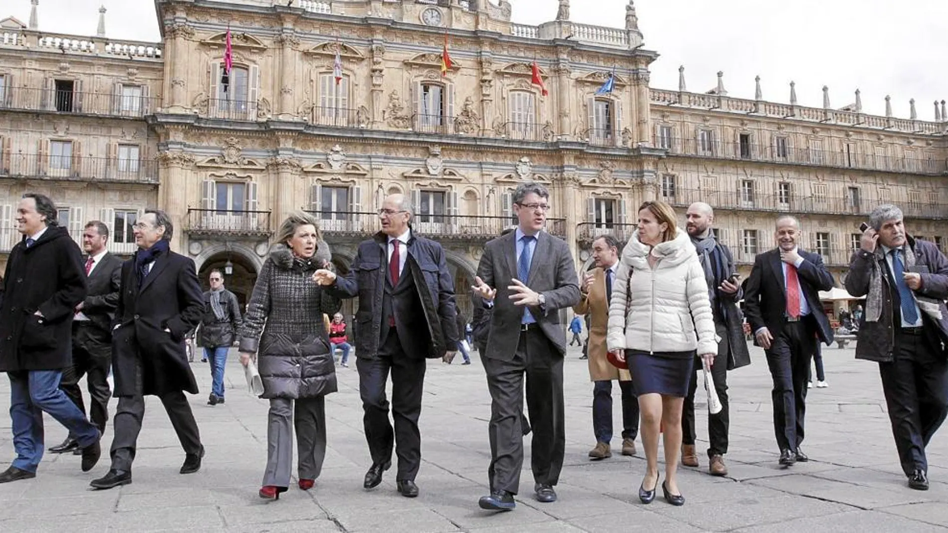 El ministro de Energía, Turismo, Álvaro Nadal, visita Salamanca junto a la delegada del Gobierno, María José Salgueiro, y el pesidente de la Diputación provincial, Francisco Javier Iglesias, entre otros.