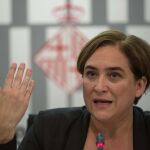 El líder del PP en el Ayuntamiento de Palafolls (Barcelona), Oscar Bermán, ha afirmado que la alcaldesa de Barcelona, Ada Colau, debería estar limpiando suelos si ésta fuera "una sociedad seria y sana"