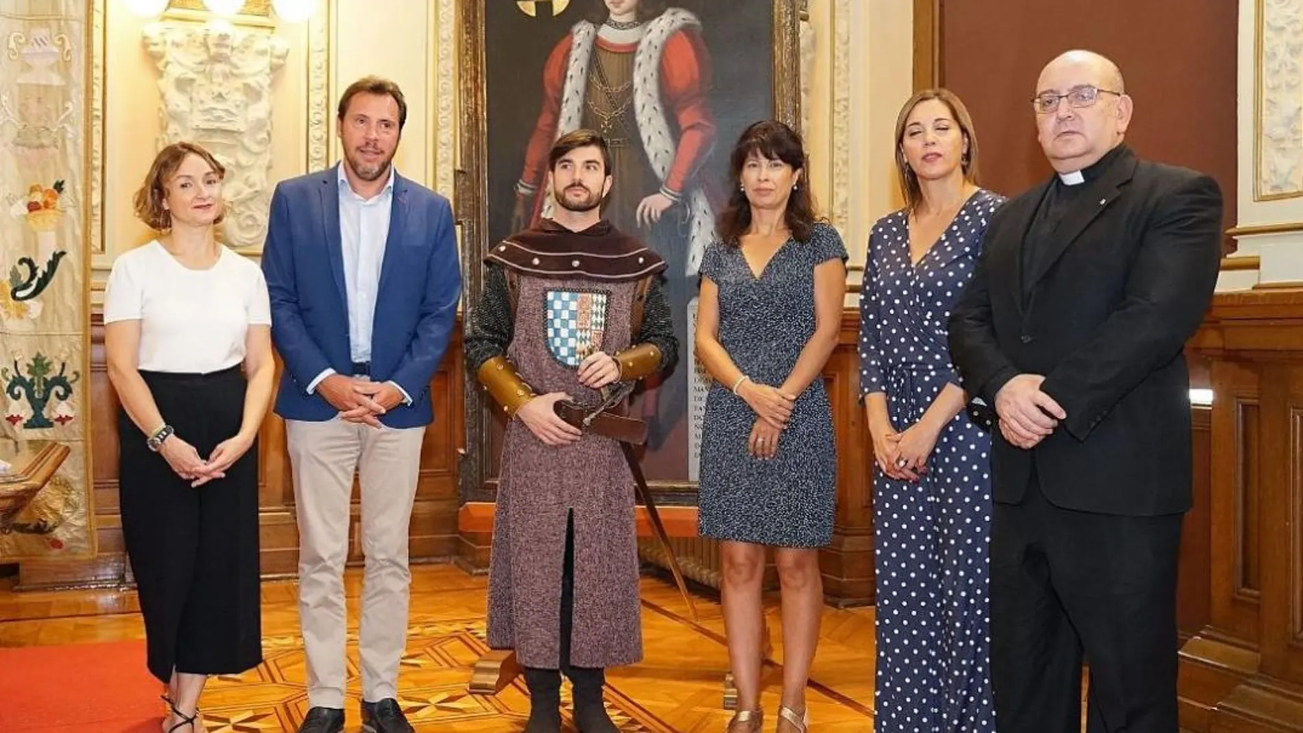 El alcalde de Valladolid, Óscar Puente, junto a la concejala de Cultura, Ana Redondo, y la diputada de Cultura, Inmaculada Toledano, entre otros, presenta la programación de la efeméride