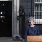 La primera ministra británica, Theresa May, en una inusual comparecencia ante Downing Street