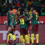 Jugadores de Camerún celebran después de anotar un gol hoy, jueves 2 de febrero de 2017, durante un partido entre Ghana y Camerún por la Copa Africana de Naciones, en Franceville (Gabón).