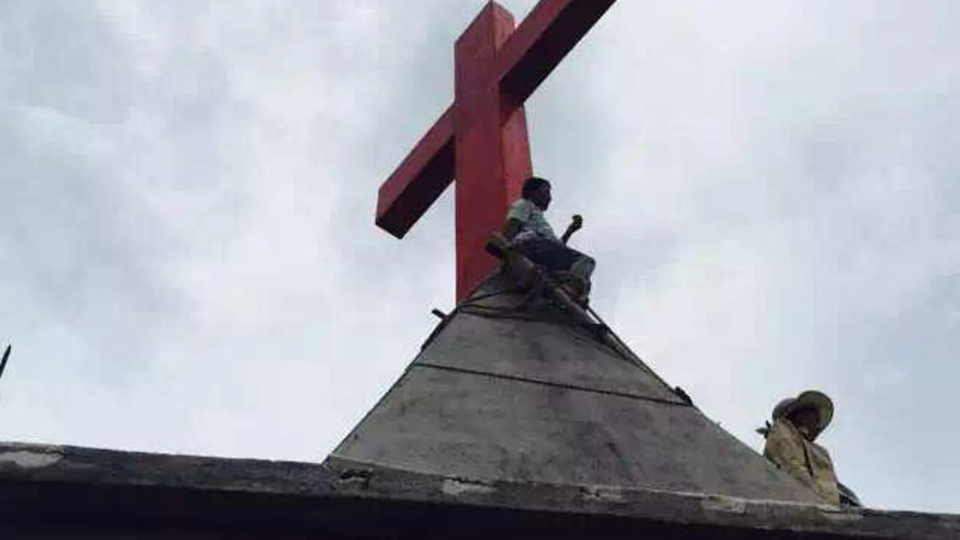 La «revolución de las cruces» de China