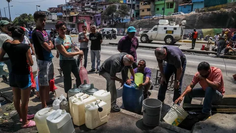 La ONU debería liderar una repuesta a gran escala a la emergencia humanitaria / Efe