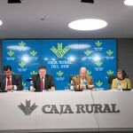 Representantes del Banco de Alimentos, la Universidad Loyola y Caja Rural, ayer