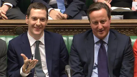 El ministro del Tesoro, George Osborne y el primer ministro, David Cameron