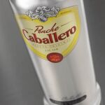Ponche Caballero estrena botella en su 185 aniversario