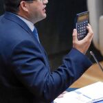 Sánchez Mato recomendó a los grupos de la oposición utilizar la calculadora
