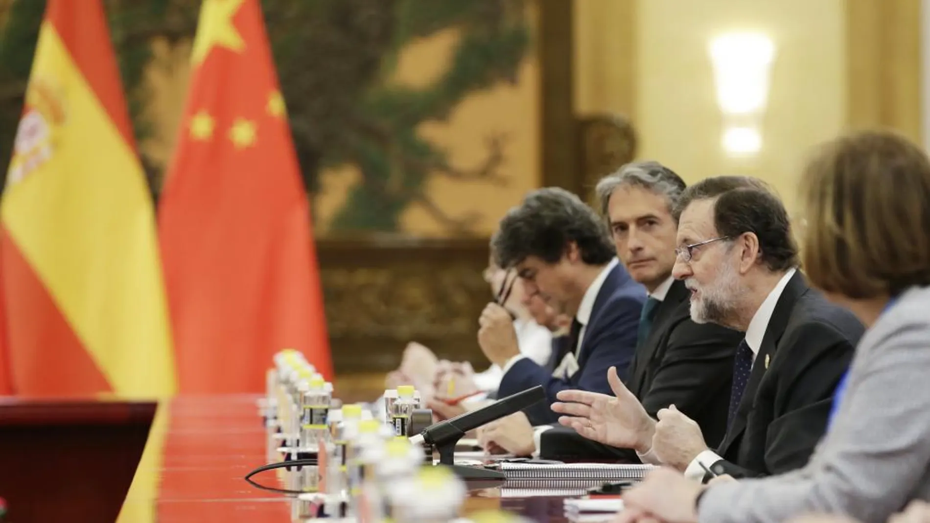 El presidente del Gobierno español, Mariano Rajoy, durante el encuentro bilateral que ha mantenido con el presidente de China, Xi Jinping.