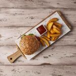 Café &amp; Tapas presenta su nueva carta con más tapas, ensaladas, hamburguesas y dulces
