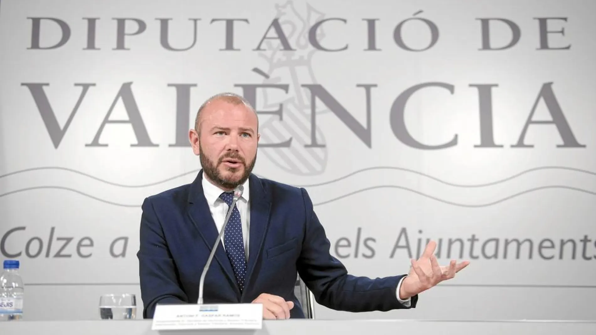 El diputado de Hacienda, Toni Gaspar, presentó ayer los Presupuestos que se aprobarán el próximo día 29