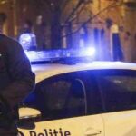 Agentes de policía en las calles de Molenbeek, donde se han producido varias detenciones