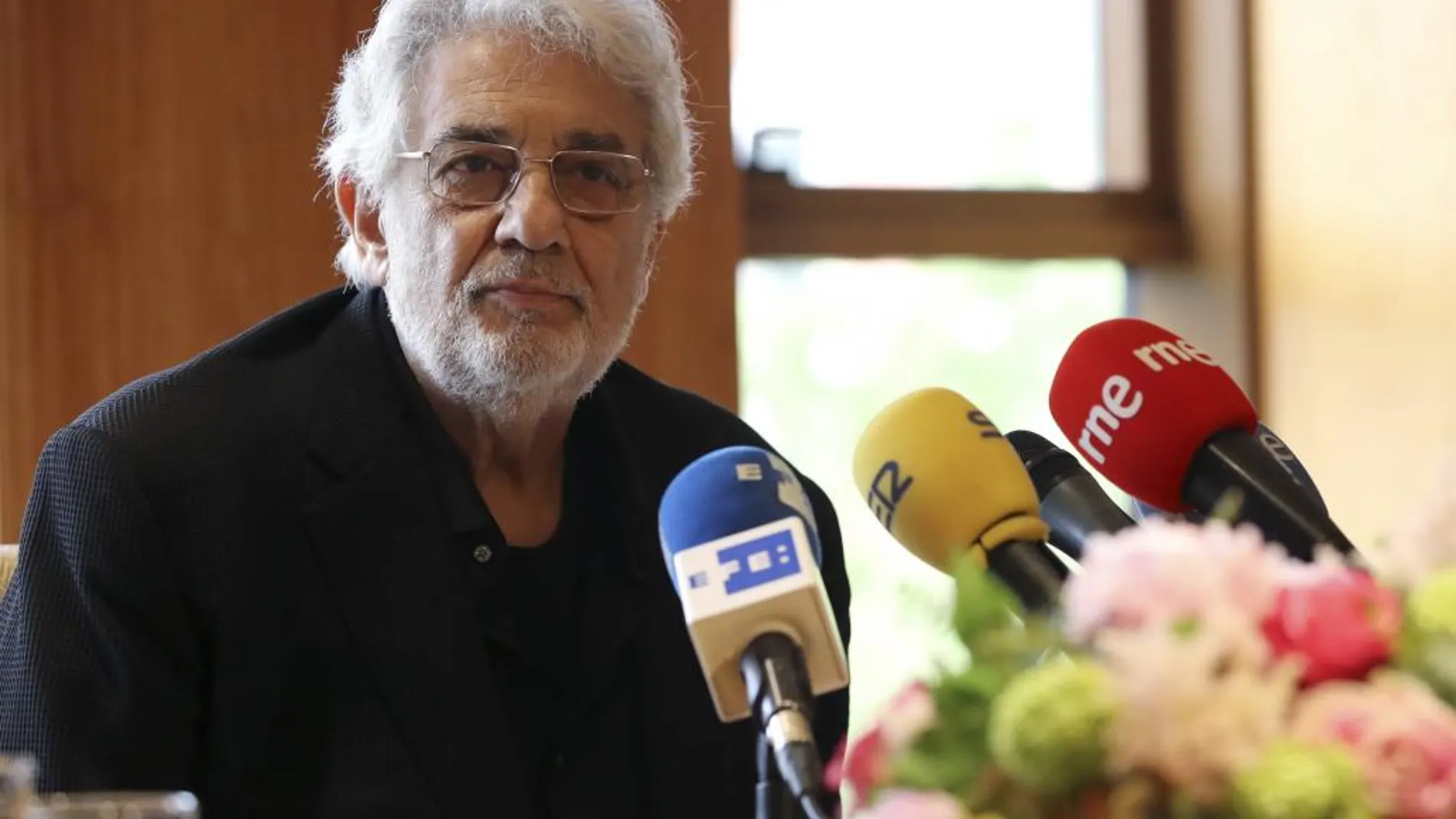 El tenor Plácido Domingo, durante la rueda de prensa de presentación del concierto en el que dirigirá a la Orquesta Sinfónica Freixenet de la Escuela Reina Sofía.