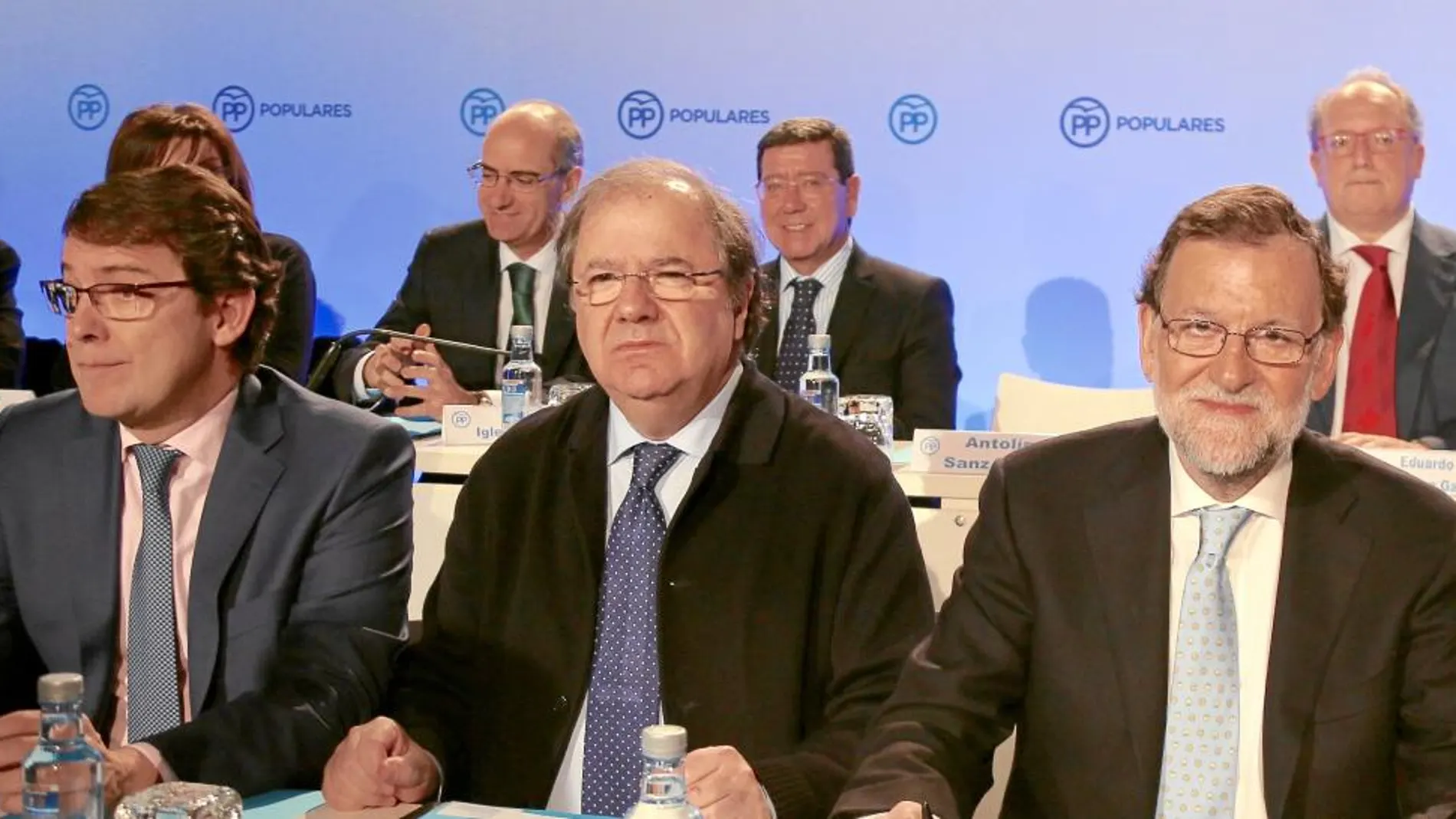 Mariano Rajoy junto a Juan Vicente Herrera y Alfonso Fernández Mañueco en la última Junta Directiva del PP de Castilla y León