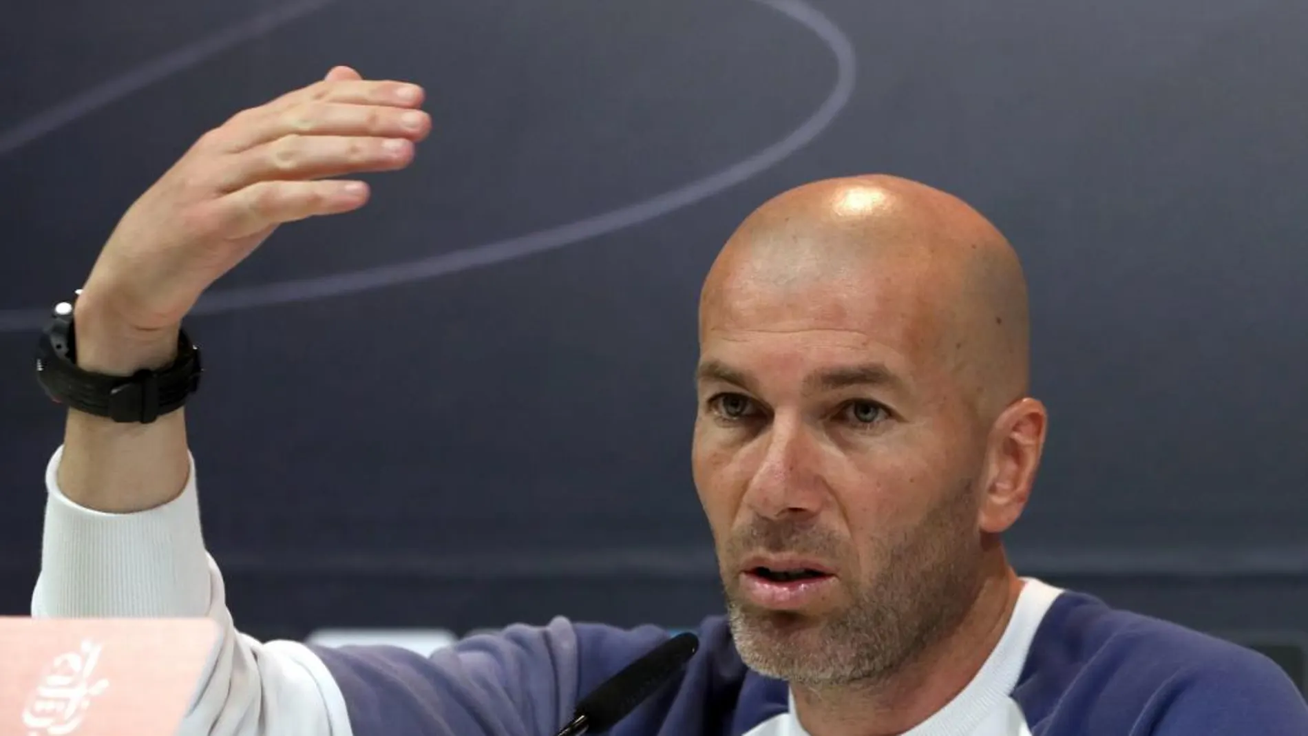 El técnico francés del Real Madrid, Zinedine Zidane, durante la rueda de presa