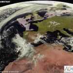 La lluvia y el viento provocan daños en Granada y Málaga