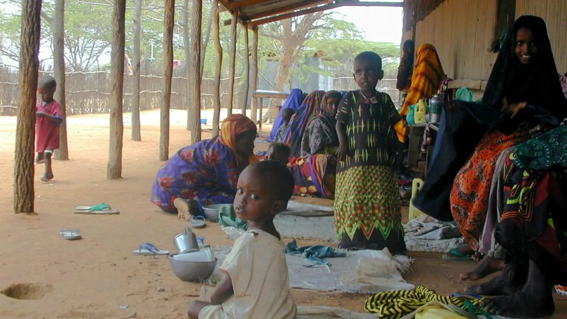 Mujeres y niños en el campo de refugiados de Dadaab