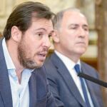 El alcalde de Valladolid, Óscar Puente, y el concejal Antonio Gato hacen el balance del Plan de Empleo de 2016