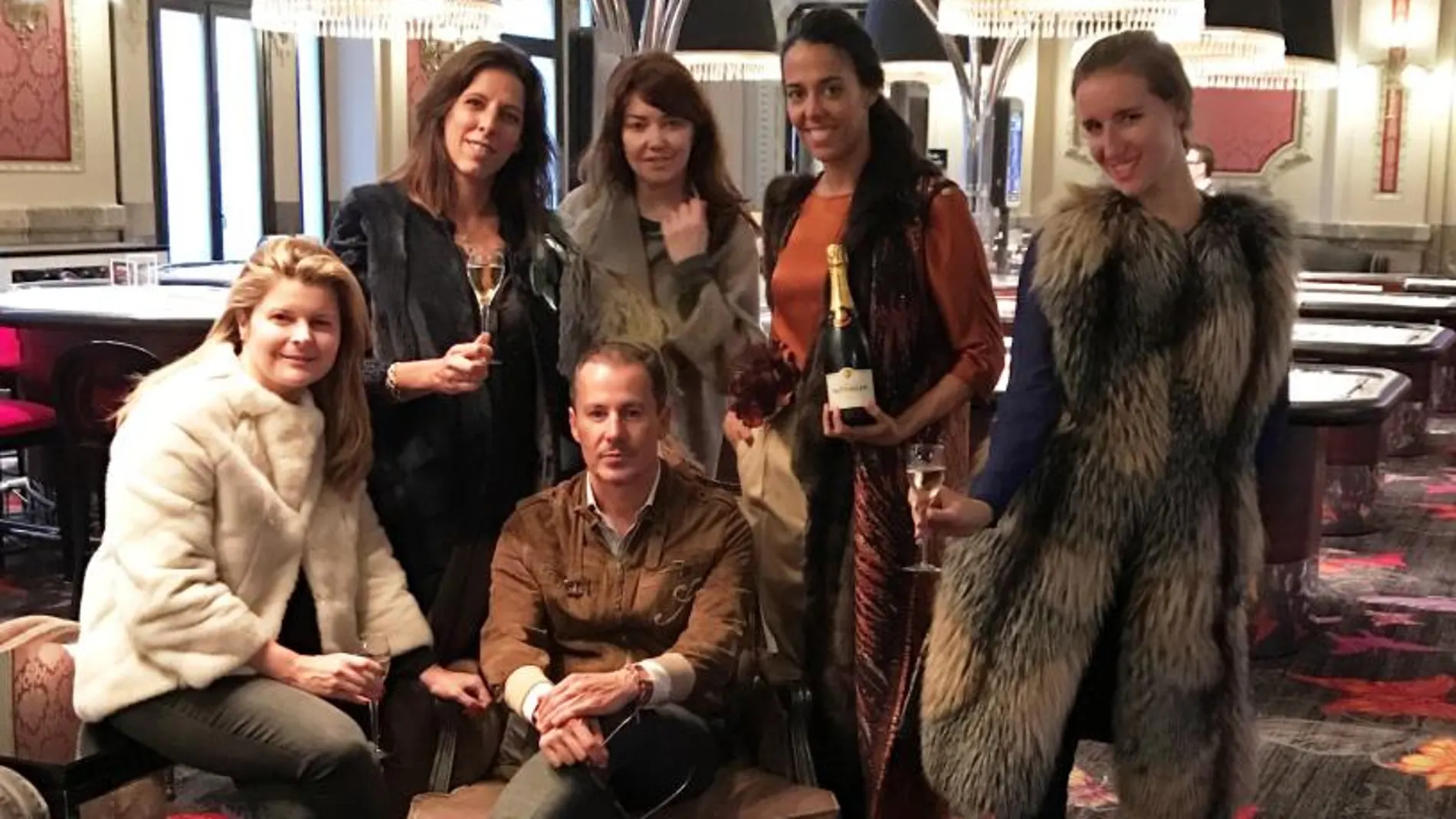 Champagne y moda con Santiago del Palacio en el Casino Gran Vía