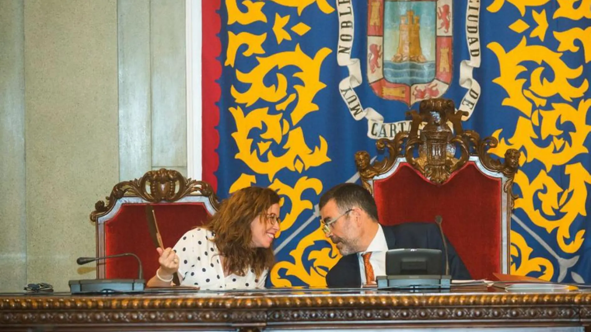 La socialista Ana Belén Castejón asumió ayer la Alcaldía en funciones por el relevo de su antecesor, José López
