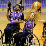 La consejera de Familia, Alicia García, participa en un partido de baloncesto en silla de ruedas en Valladolid