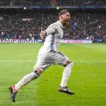 Sergio Ramos celebra el tanto con el que el Real Madrid derrotó al Deportivo en el Bernabéu