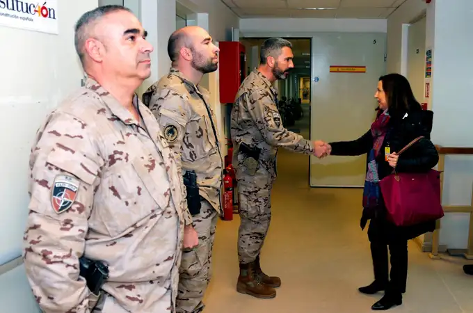 Robles visita a las tropas en Afganistán