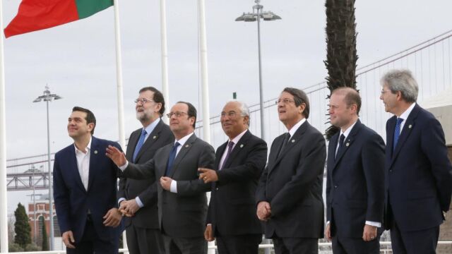 Mariano Rajoy, Alexis Tsipras, François Hollande, Antonio Costa, Nicos Anastasiade, Joseph Muscat y Italia, Paolo Gentiloni en la cumbre de líderes de países europeos mediterráneos