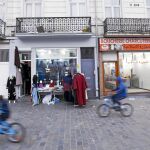 Una calle del barrio belga de Molenbeek, donde han vivido los autores de varios atentados en Francia y Bélgica.