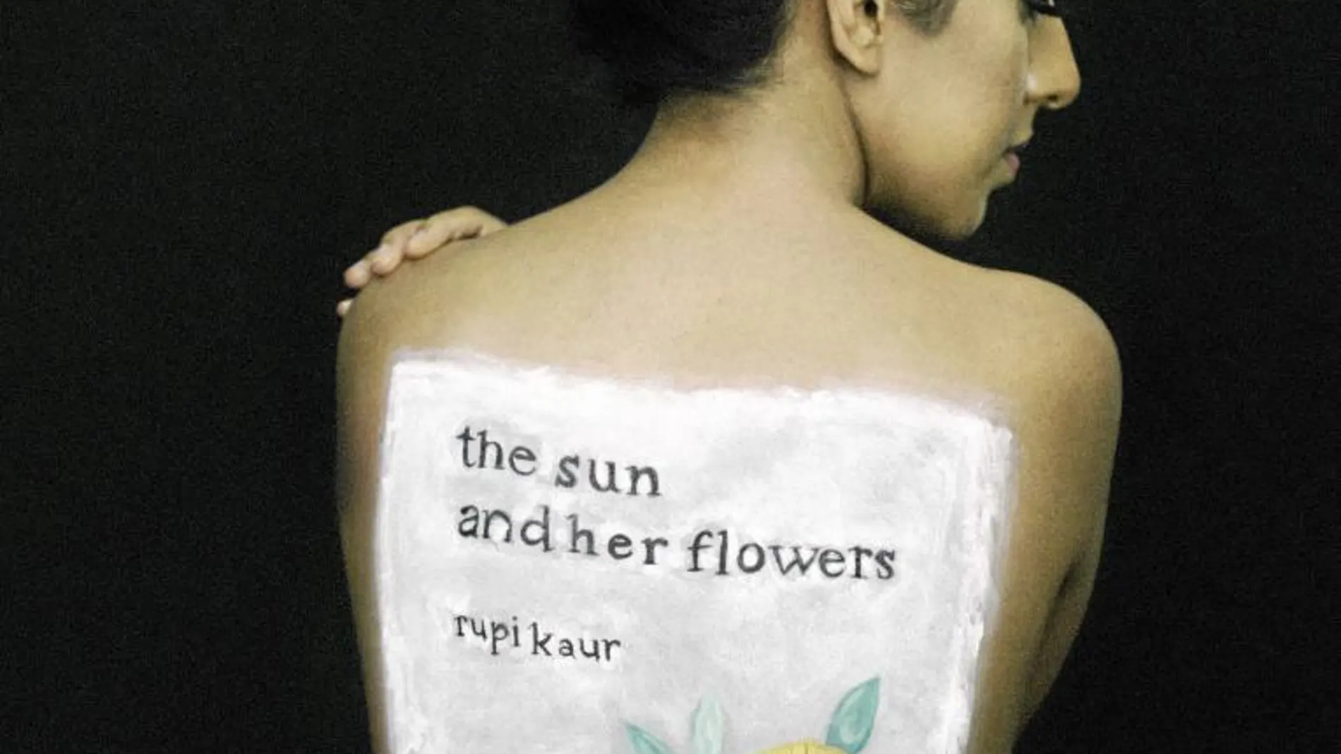 Kaur, en una imagen tomada para la promoción de su segundo libro, «El sol y sus flores». Foto: Nabil Shah
