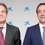 El presidente de Caixabank, Jordi Gual, y el consejero delegado, Gonzalo Gortázar