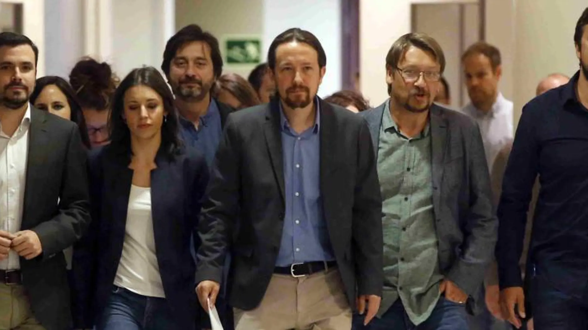 Pablo Iglesias, antes de la rueda de prensa que ofreció hoy en el Congreso junto a los portavoces del grupo de Unidos Podemos-En Comù-Podem-En Marea.