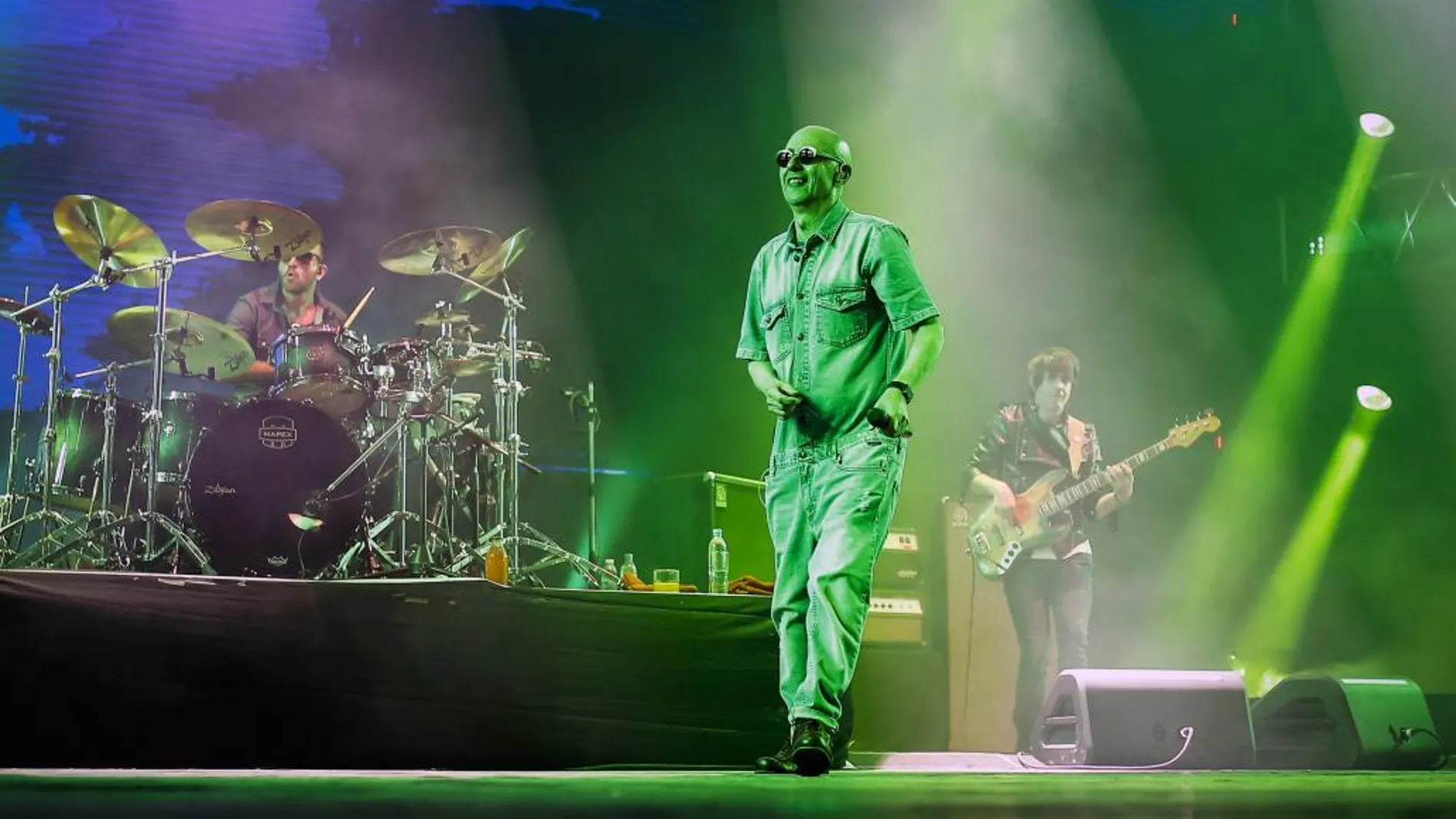 Carlos Alberto "Indio"Solari durante el concierto en la localidad bonaerense de Olavarría