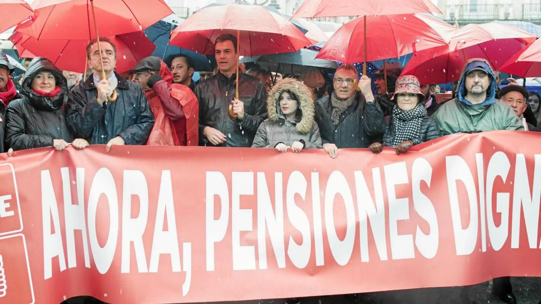 La protesta de la plataforma de pensionistas de marzo en la que participó Sánchez