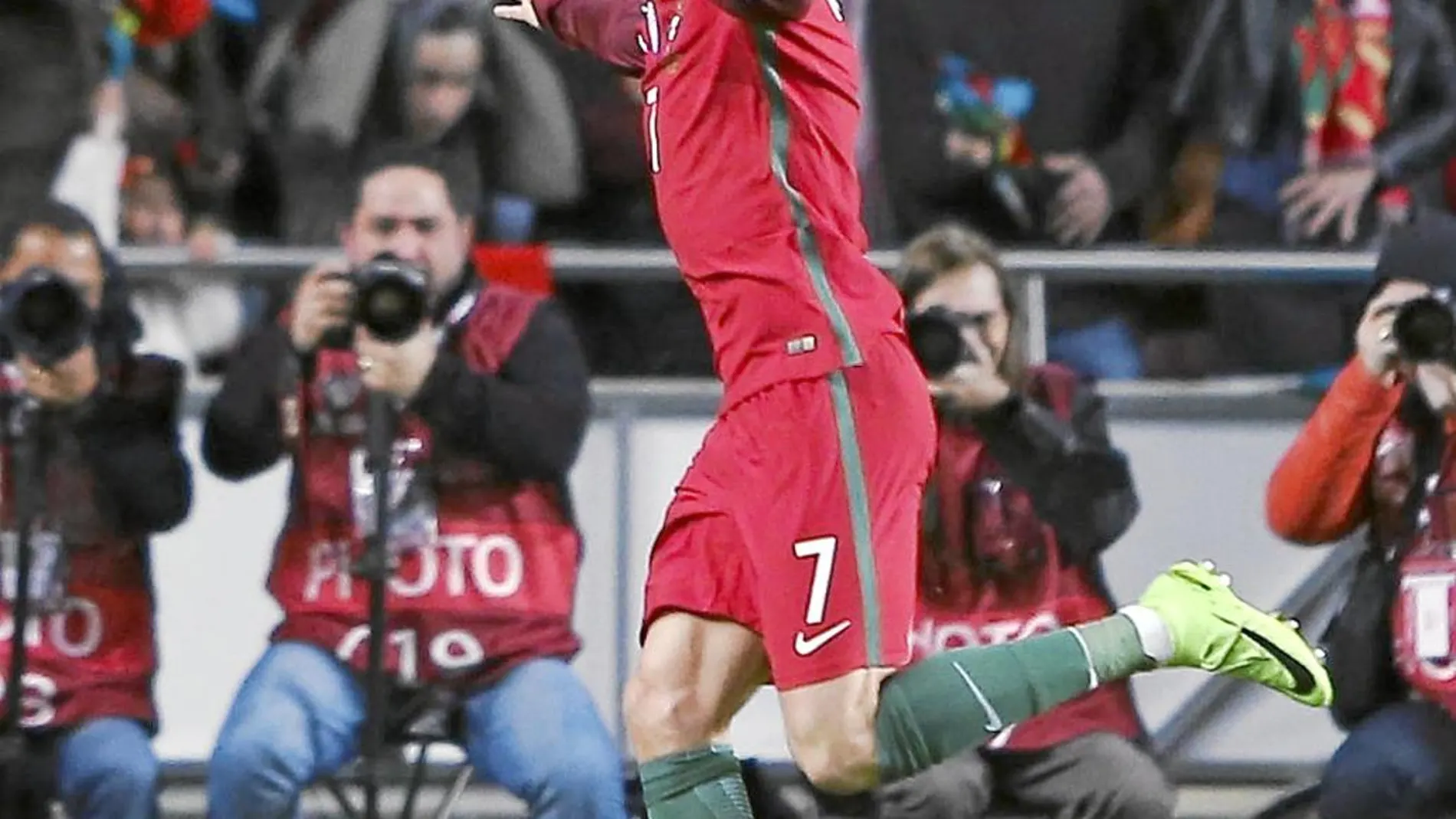 Cristiano durante el último partido con la selección portuguesa contra Hungría