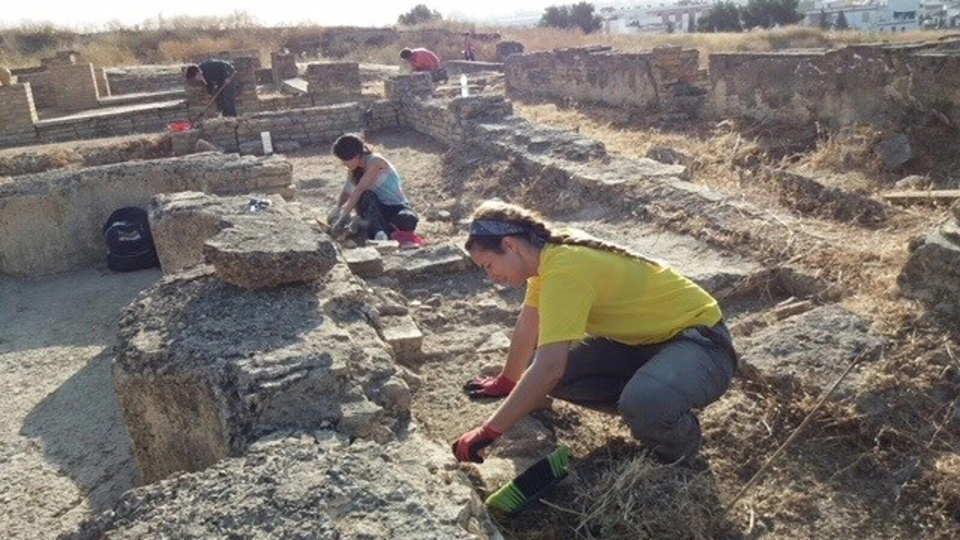 La UPO reinicia las excavaciones en la Casa de la Cañada Honda de Itálica de Santipoce