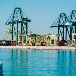 Solo diez buques pudieron entrar ayer a descargar en el Puerto de Valencia
