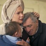 Jennifer Lawrence intenta sacar adelante a su familia en este «biopic» de la inventora de la «fregona milagrosa»