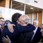 Rivera e Igea se funden en un abrazo en presencia de Soraya Mayo y Luis Miguel Torres, director de la Agencia Ical